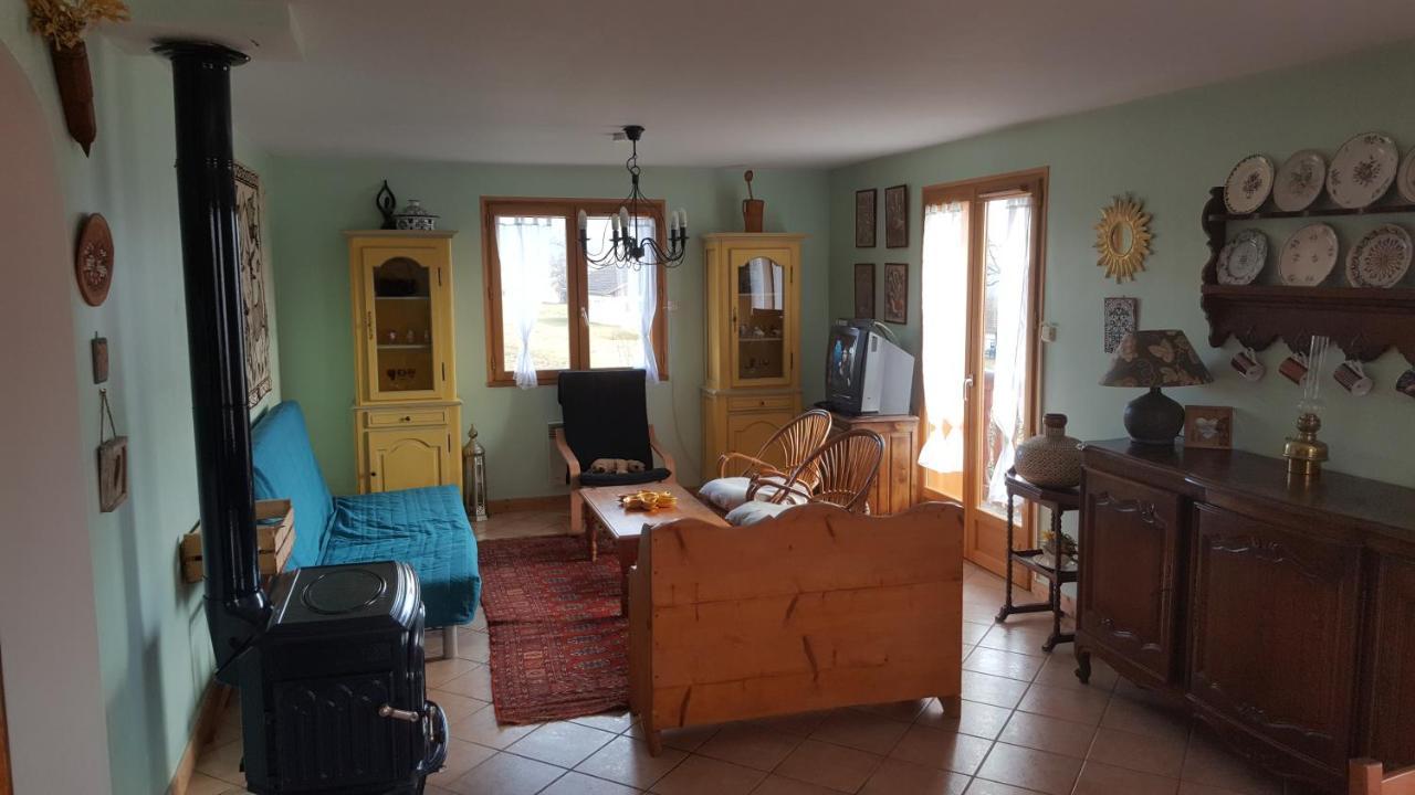 Maison Vinzier Extérieur photo