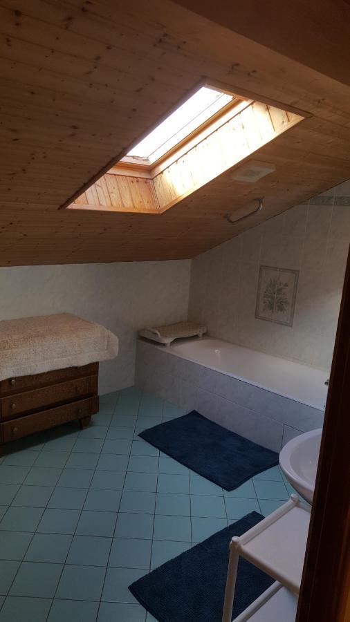 Maison Vinzier Extérieur photo