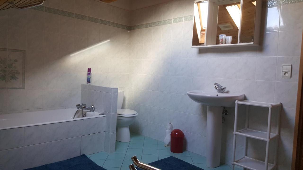 Maison Vinzier Extérieur photo