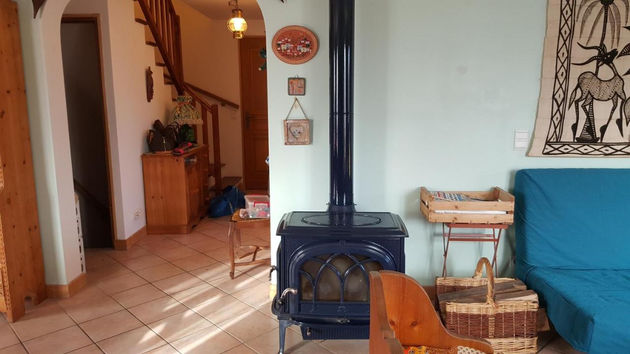 Maison Vinzier Extérieur photo